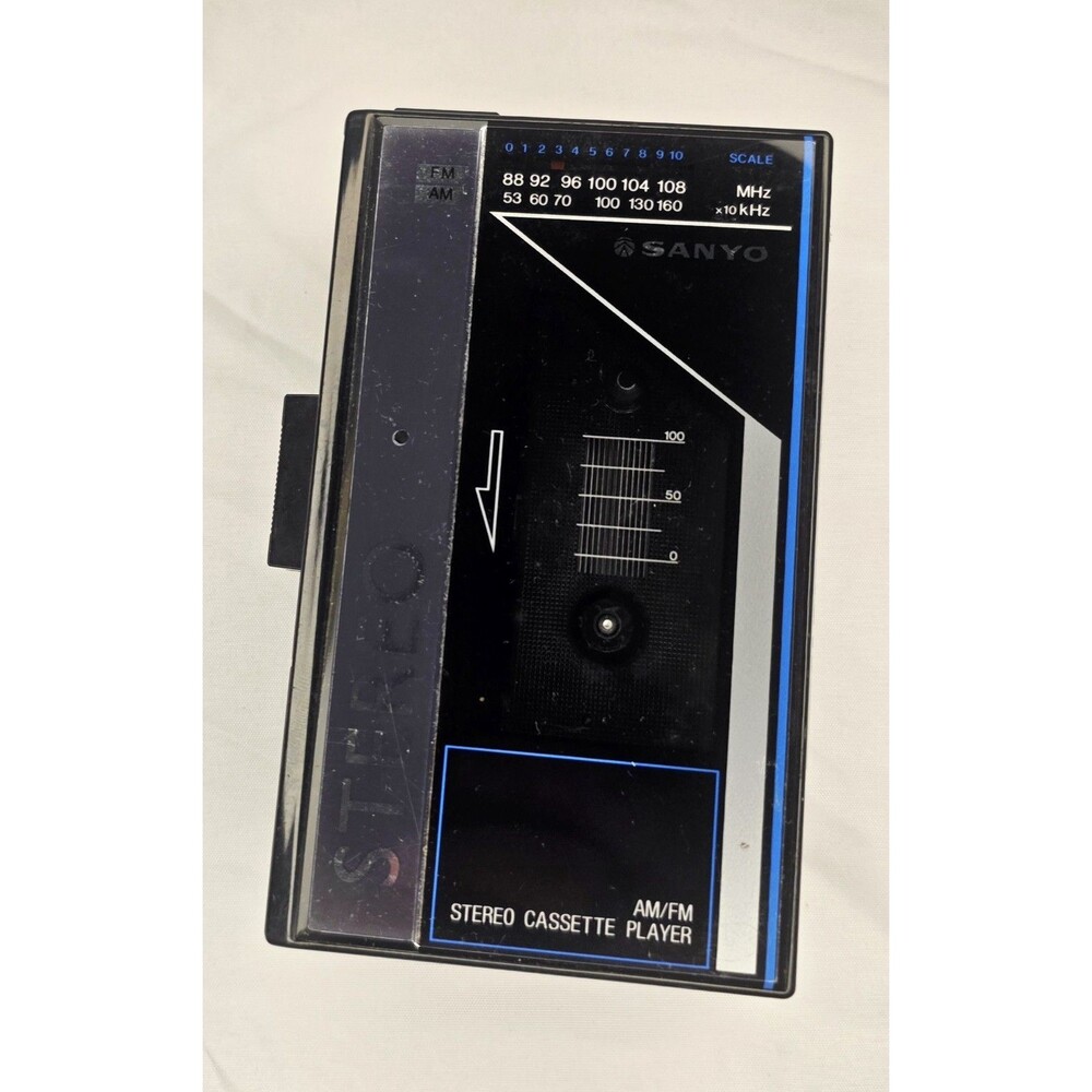 Vintage Sanyo MGR59 AM/FM Stereo Cassette Player Walkman Tested Works